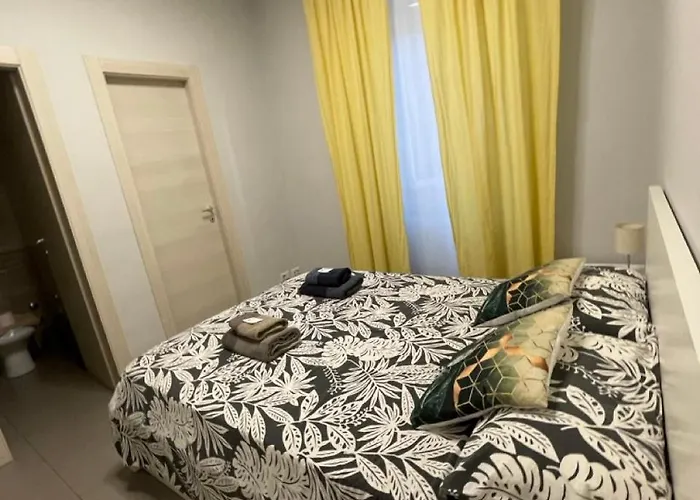 Art - Metro C To Colosseum * Rome